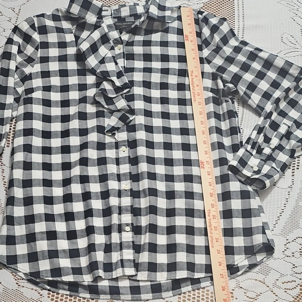Banana Republic Black and White Plaid Button-Down Shirt 100% Cotton - Picture 2 of 6